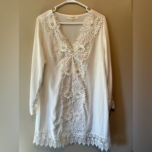 Solitaire Swim size L v neck white lace appliqué tunic swim suit cover up tunic